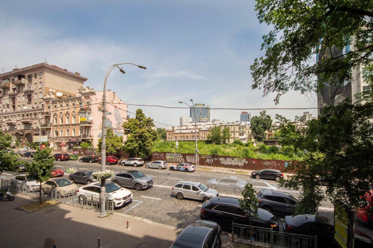Design Apartments On Velyka Vasylkivska 42 Kijev Kültér fotó