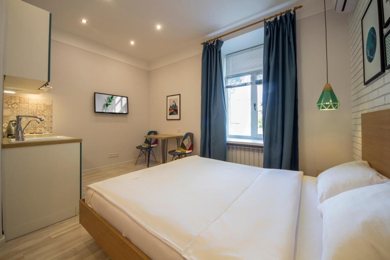 Design Apartments On Velyka Vasylkivska 42 Kijev Kültér fotó