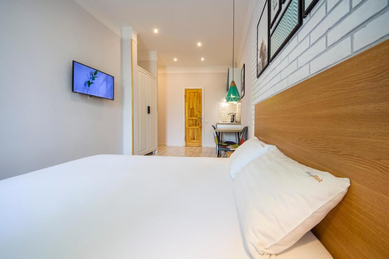 Design Apartments On Velyka Vasylkivska 42 Kijev Kültér fotó